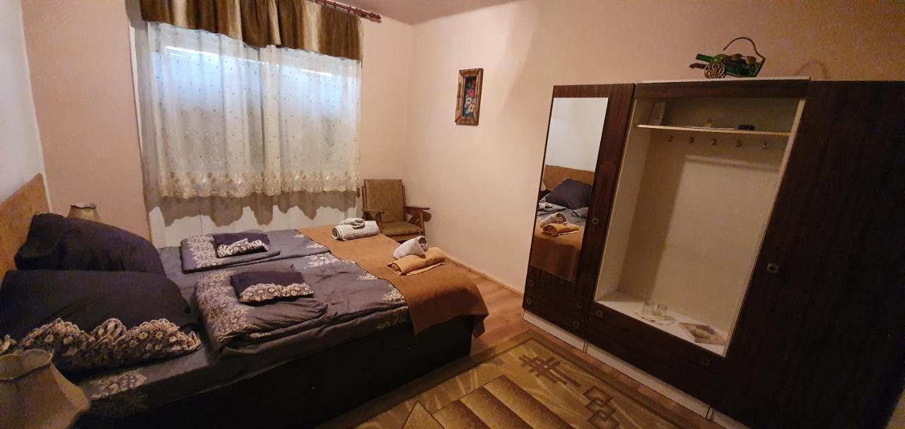 Balla House Bed and Breakfast Tărcaia Exteriör bild